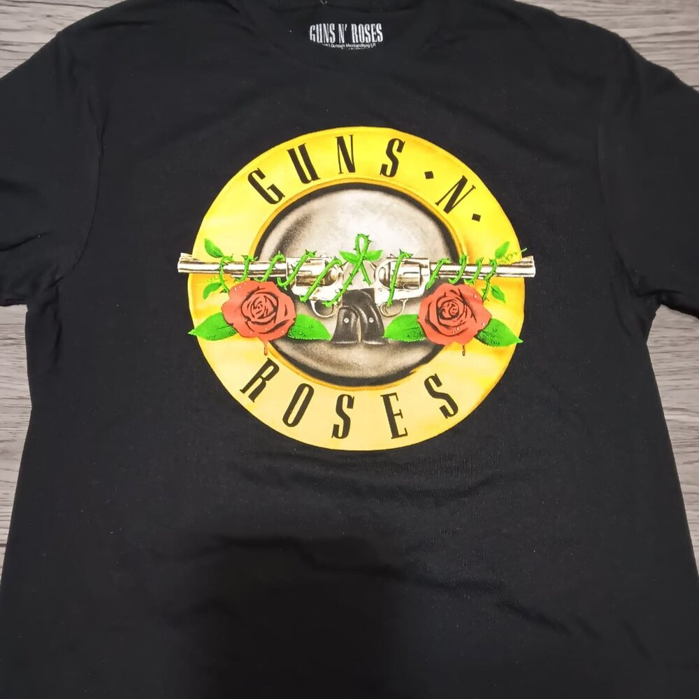 GUNS N ROSES